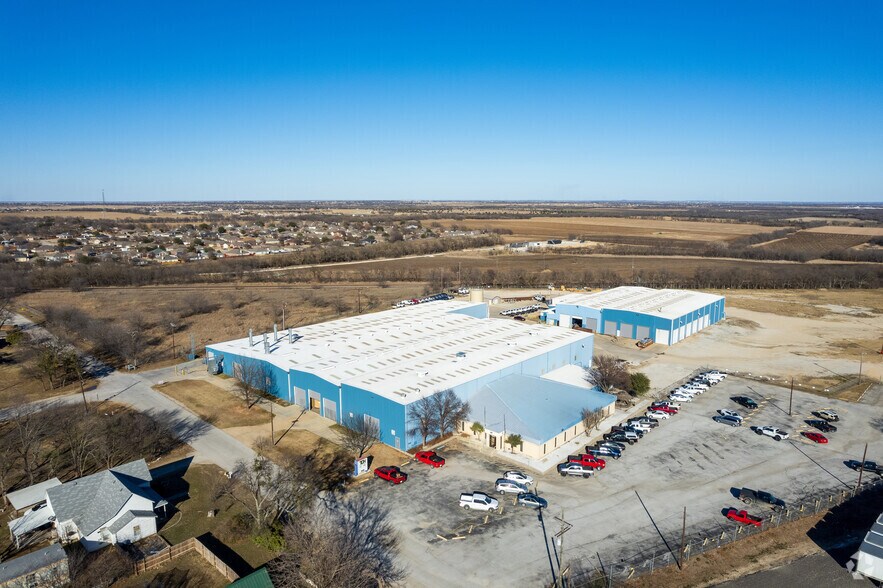 More Photos Of 500 Randall St, Rhome Manufacturing For Lease