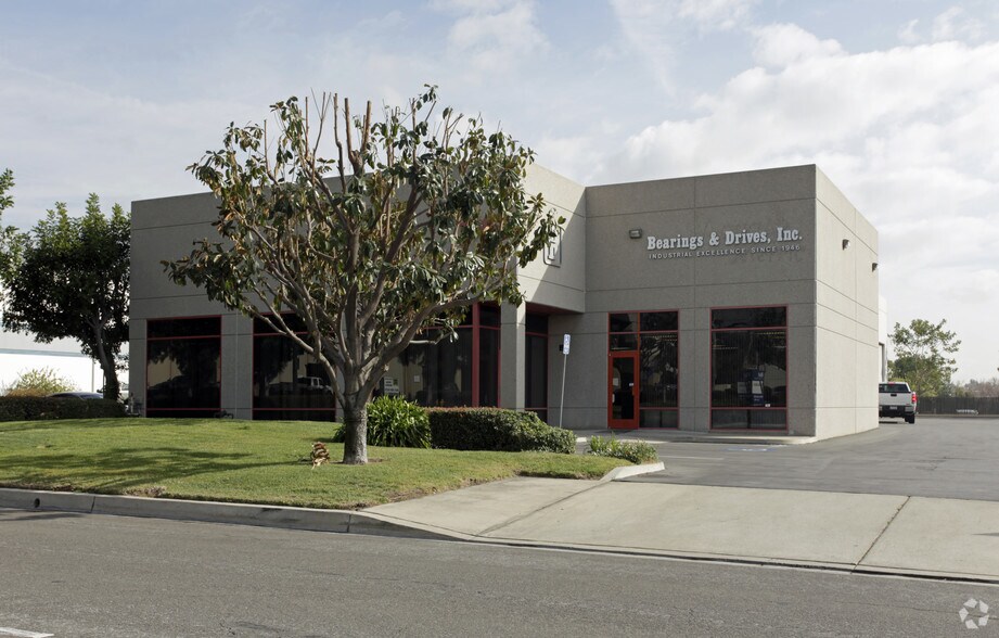 Primary Photo Of 1511 S Vineyard Ave, Ontario Warehouse For Lease