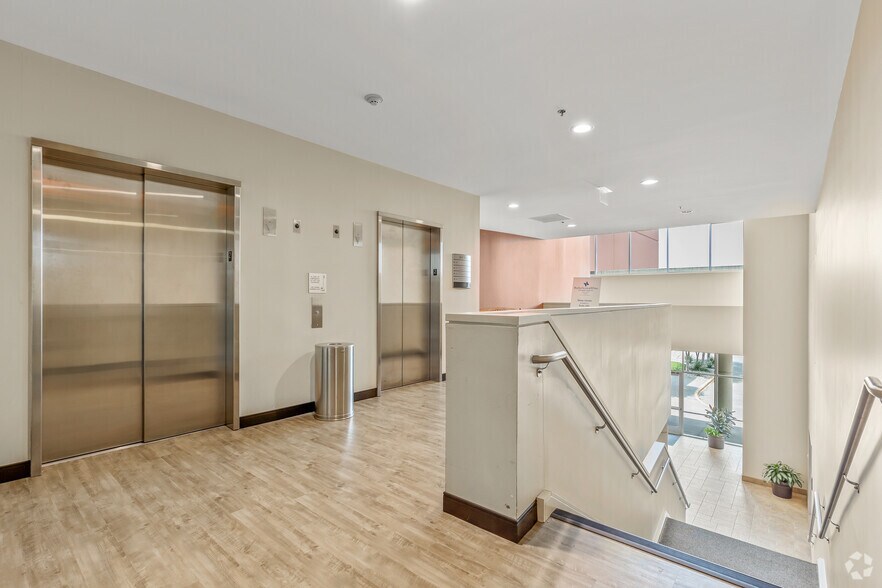 More Photos Of 2817 S Mayhill Rd, Denton Medical For Lease