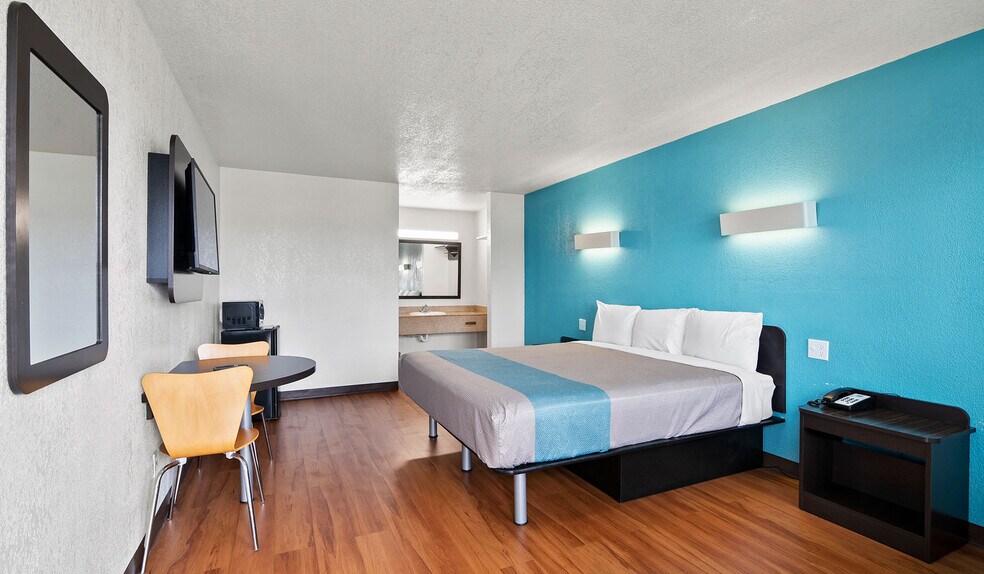 More Photos Of 15725 Bammel Village Dr, Houston Hotel For Sale