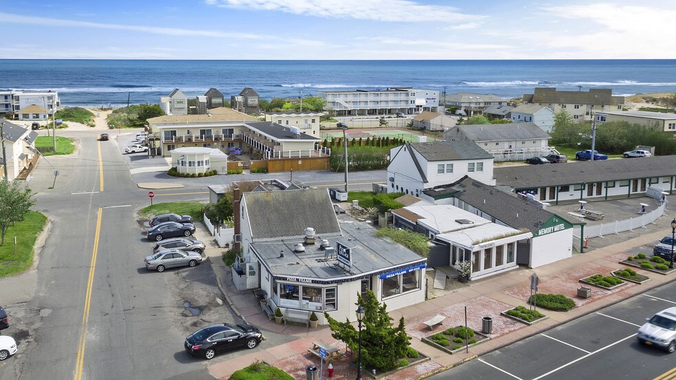 More Photos Of 15 S Embassy St, Montauk Restaurant For Sale