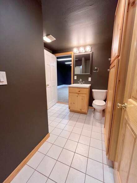 More Photos Of 2033 11th St, Boulder Office For Sale