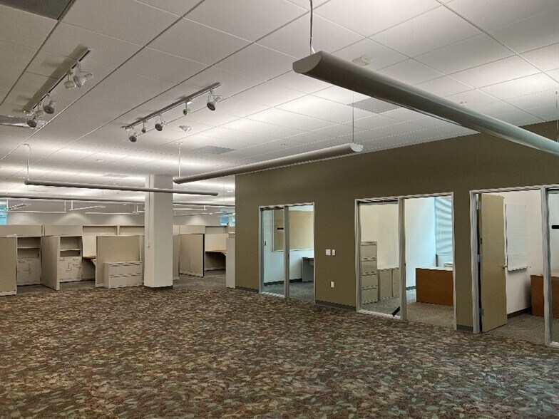 More Photos Of 8171 Redwood Blvd, Novato Warehouse For Sale