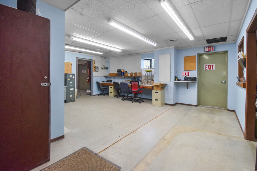 More Photos Of 603 E 2nd St, Ogallala Showroom For Sale