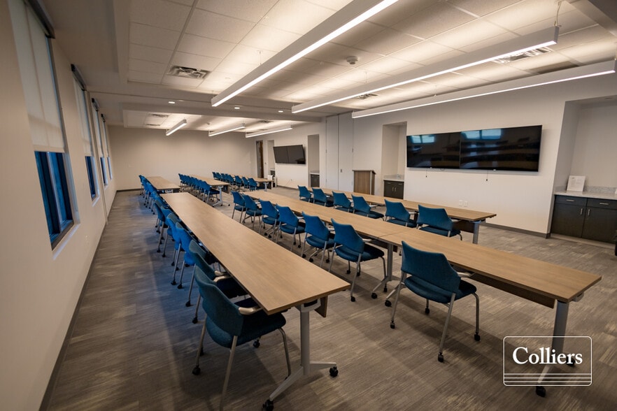 More Photos Of 8570 Rivers Ave, North Charleston Office Residential For Lease