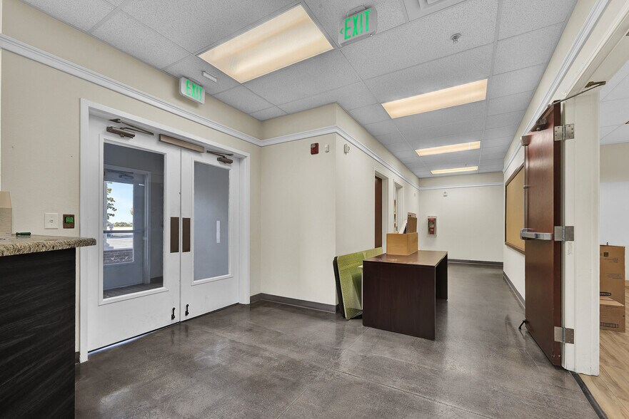 More Photos Of 1400 N Park Ln, Eagle Schools For Sale