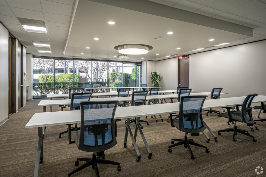 Photo of 20th Floor Ste 2050