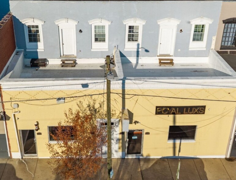 Primary Photo Of 214-216 E Main St, Richmond Storefront Retail Residential For Sale