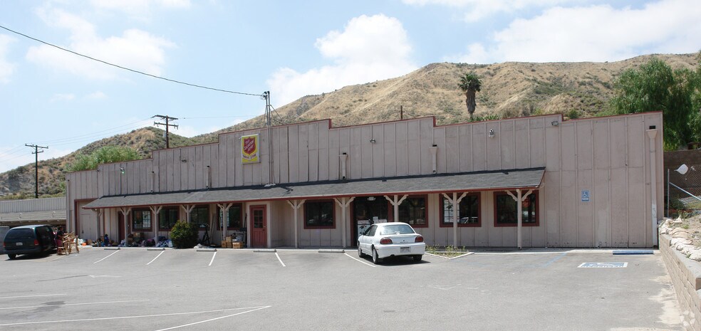 More Photos Of 17657 Sierra Hwy, Santa Clarita Storefront For Sale