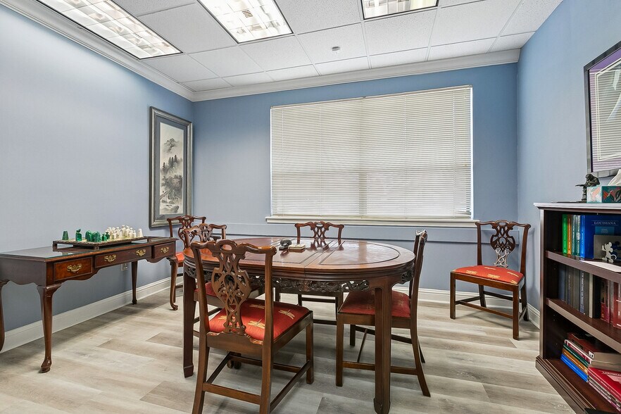 More Photos Of 2309 N Hullen St, Metairie Serviced Offices For Sale