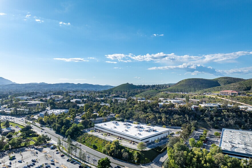 More Photos Of 5701 Lindero Canyon Rd, Westlake Village Research And Development For Lease
