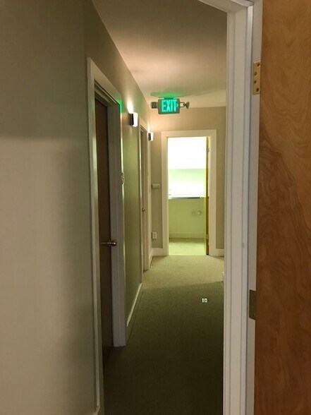 More Photos Of 2929 Summit St, Oakland Office For Lease