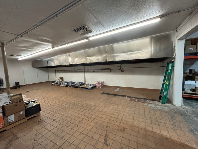 More Photos Of 4239 N 40th Ave, Phoenix Warehouse For Lease