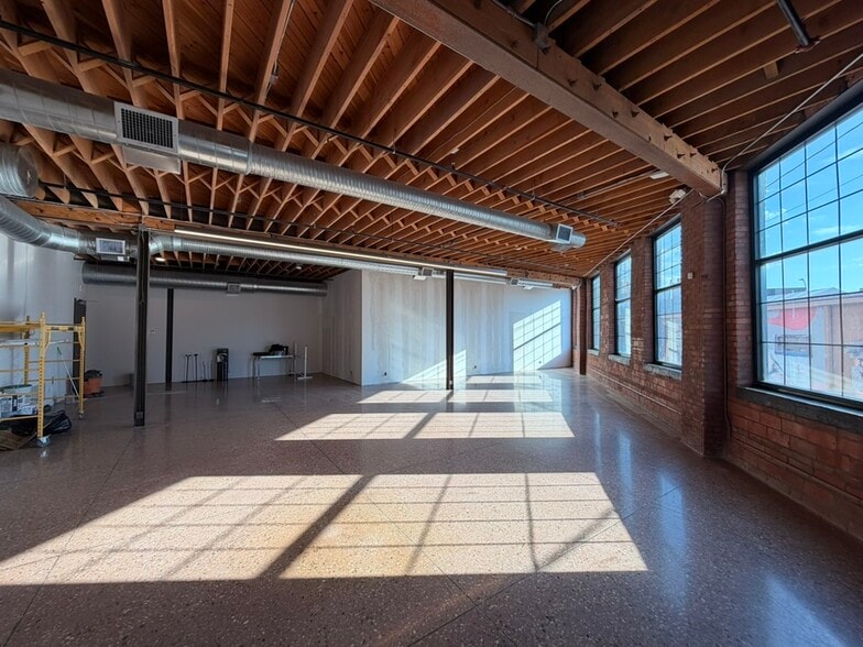More Photos Of 209 W 19th Ter, Kansas City Loft Creative Space For Lease