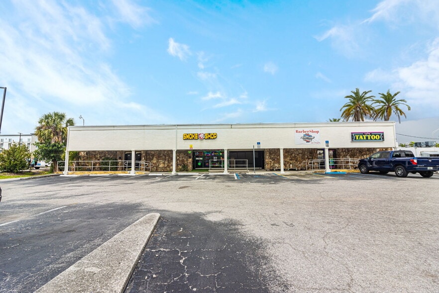 More Photos Of 4434-4458 S Cleveland Ave, Fort Myers Freestanding For Sale