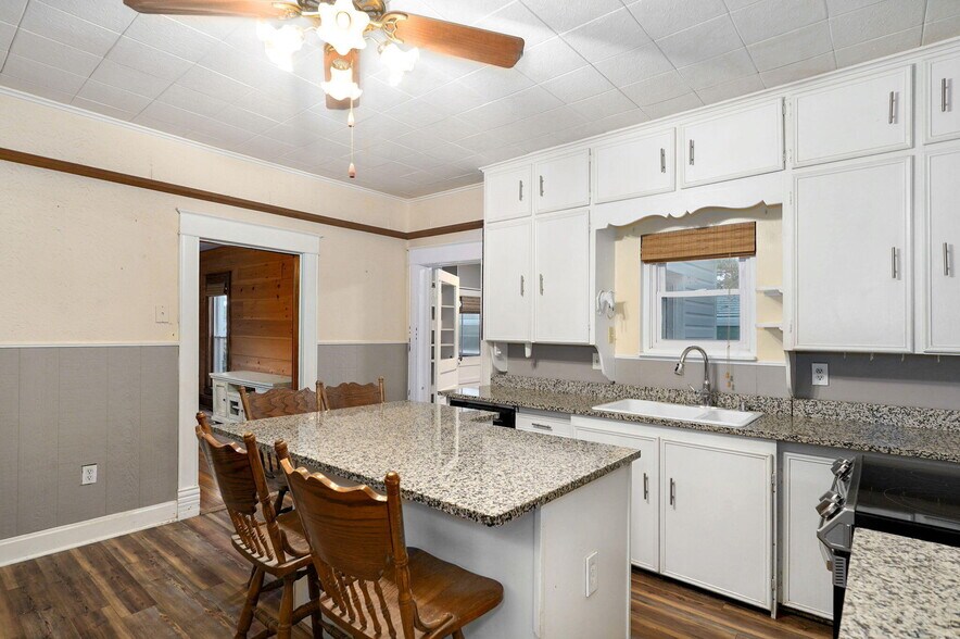 More Photos Of 1642 W Inman Rd, Nixa Office Residential For Sale