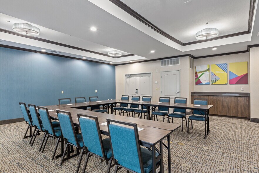 More Photos Of 3415 Ansley Blvd, Denison Hotel For Sale