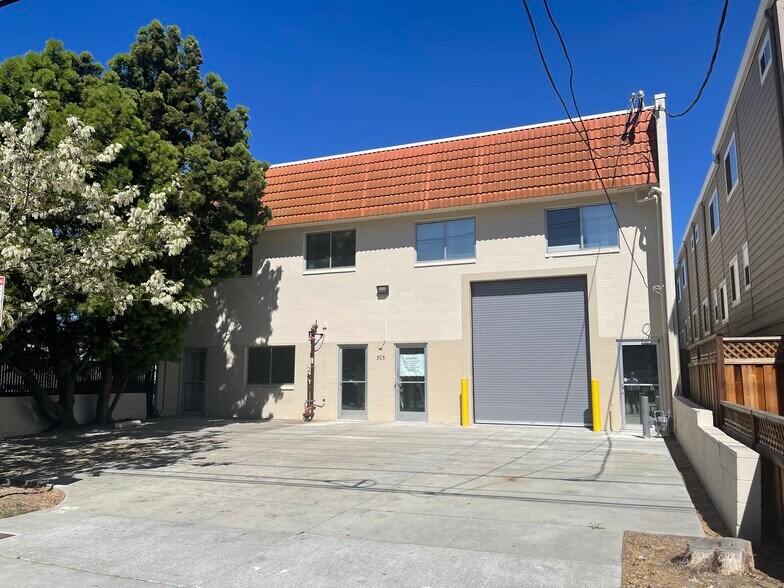 More Photos Of 305 Old County Rd, San Carlos Warehouse For Lease