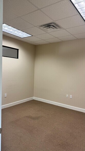 More Photos Of 12440 Emily Ct, Sugar Land Office Residential For Lease