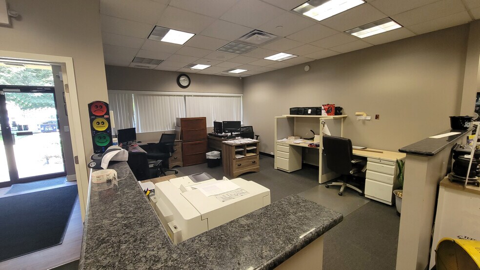 More Photos Of 85 Air Park Dr, Ronkonkoma Industrial For Sale