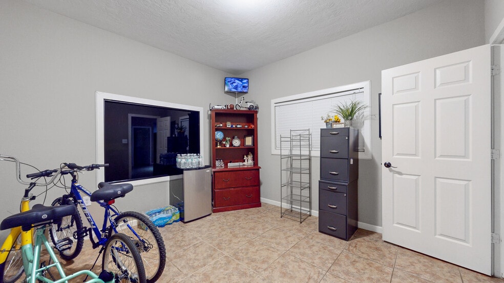 More Photos Of 28711 Robinson Rd, Conroe Industrial For Sale