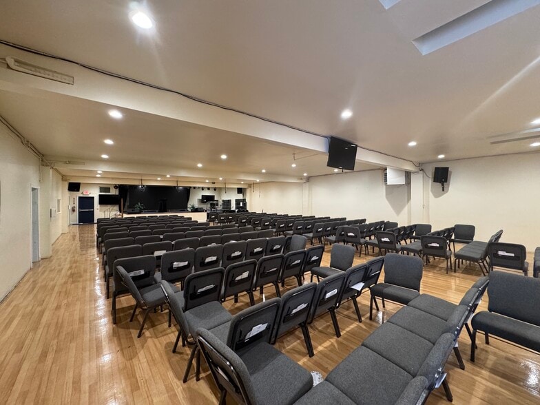 More Photos Of 2618 San Pablo Ave, Berkeley Freestanding For Lease