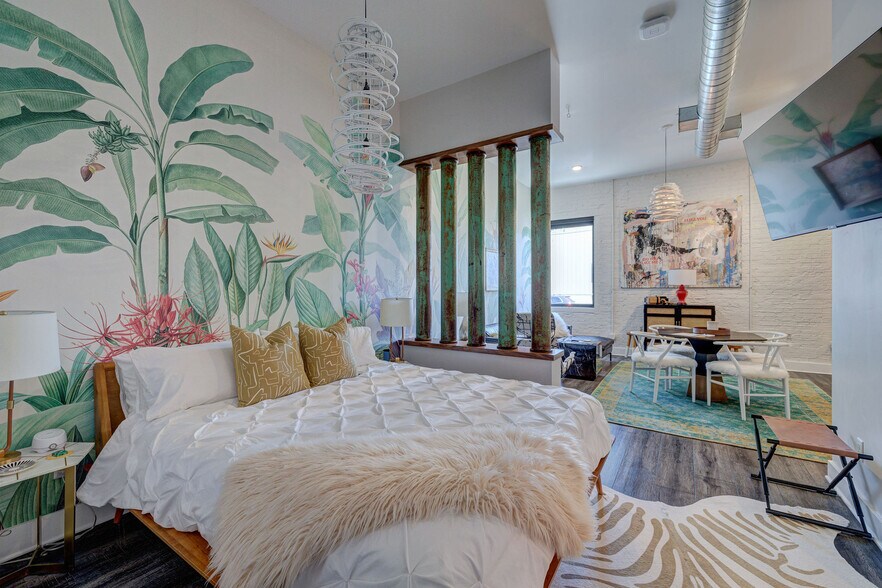 More Photos Of 505 N 2nd St, Wilmington Hotel For Sale