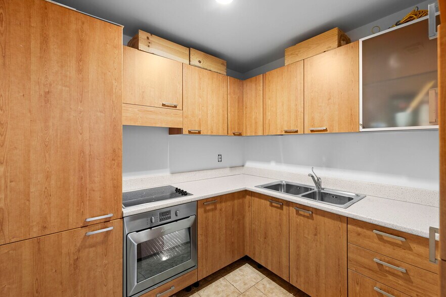 More Photos Of 3364 S Robertson Blvd, Los Angeles Warehouse For Sale