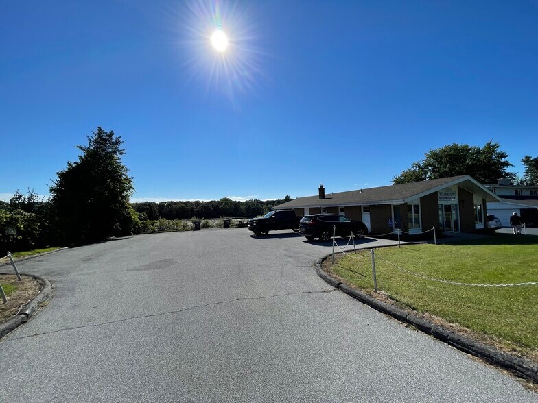 More Photos Of 492 Hudson Ave, Stillwater Medical For Lease