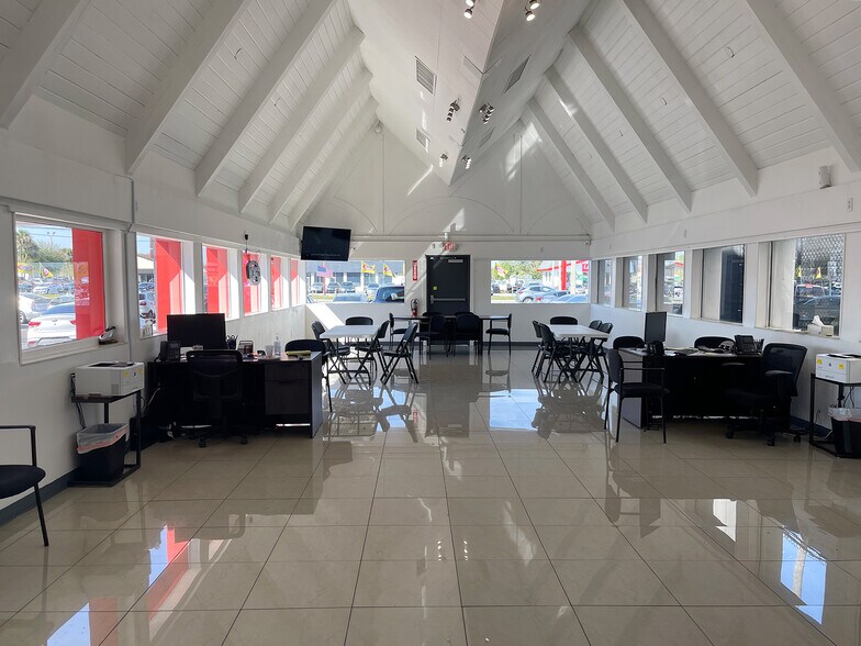 More Photos Of 4124 W Colonial Dr, Orlando Auto Dealership For Sale