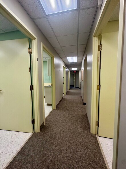 More Photos Of 546 Cromwell Ave, Rocky Hill Medical For Sale