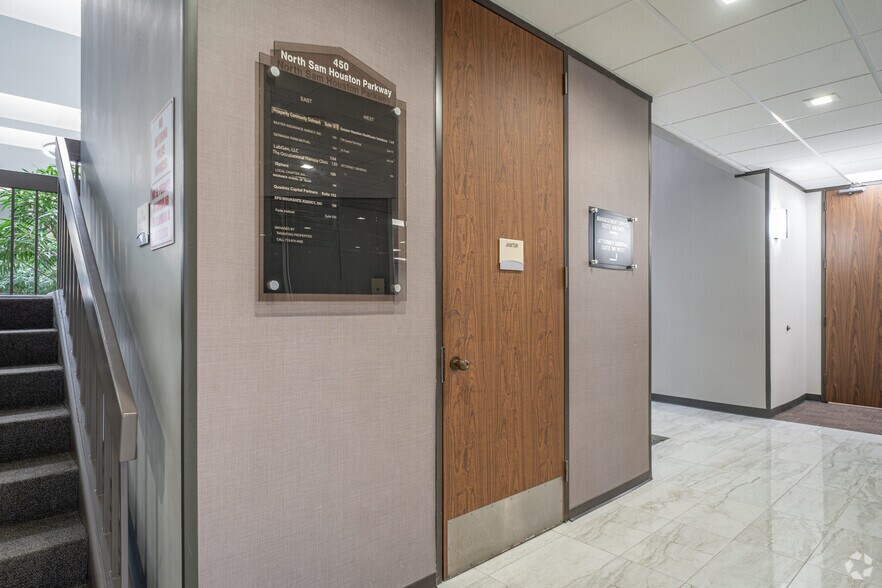 More Photos Of 450 N Sam Houston Pky E, Houston Medical For Lease