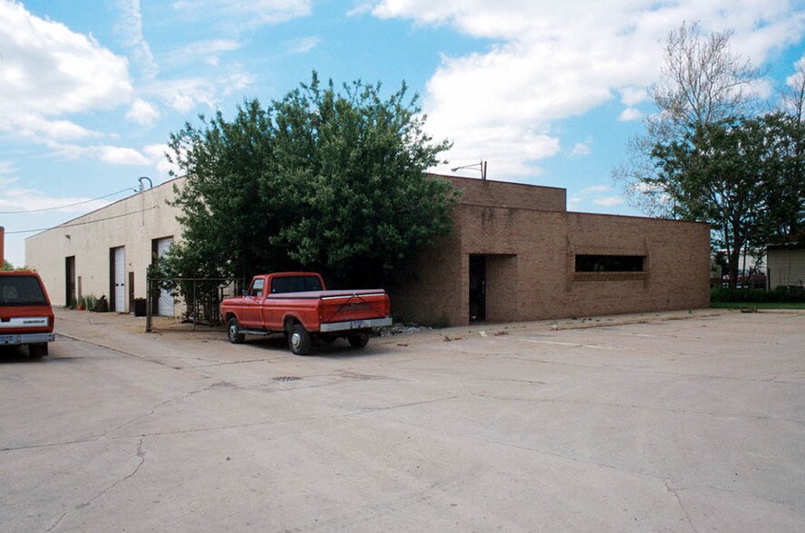 Primary Photo Of 16550 Racho Rd, Taylor Warehouse For Sale