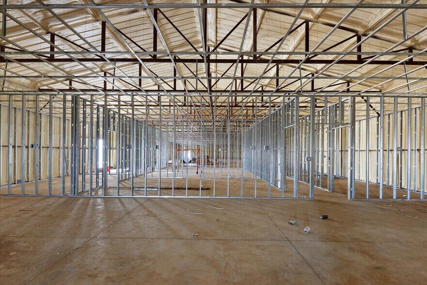 More Photos Of 20040 Grasslands Ln, Ordway Warehouse For Sale