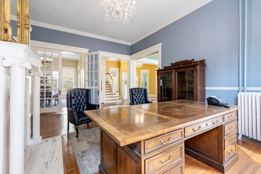 More Photos Of 1542 Frederica St, Owensboro Office Residential For Sale