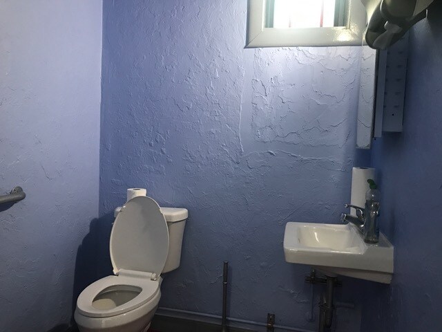 More Photos Of 25405 W Newberry Rd, Newberry Storefront Retail Office For Sale