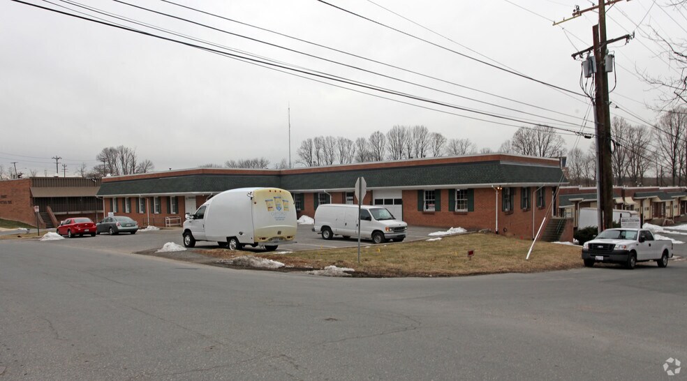 Primary Photo Of 9230-9232 Warren St, Silver Spring Light Distribution For Lease