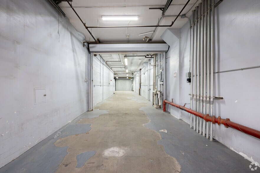 More Photos Of 33-24 Northern Blvd, Long Island City Loft Creative Space For Sale