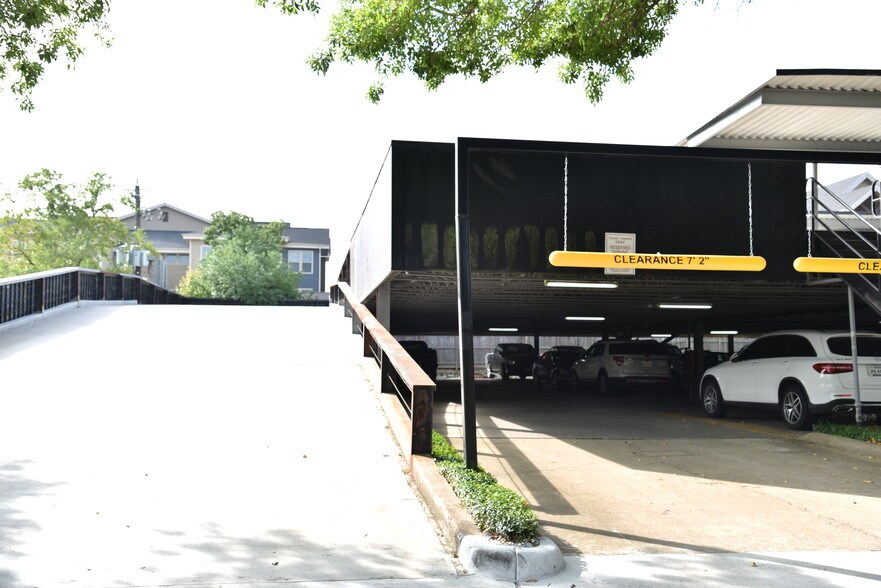 More Photos Of 1505 S Hwy 6, Houston Office For Lease