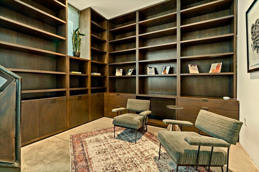 More Photos Of 631 N Larchmont Blvd, Los Angeles Office Residential For Sale
