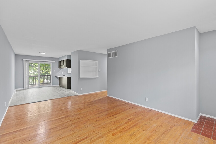 More Photos Of 8511 Gulf Dr, Saint Louis Apartments For Sale