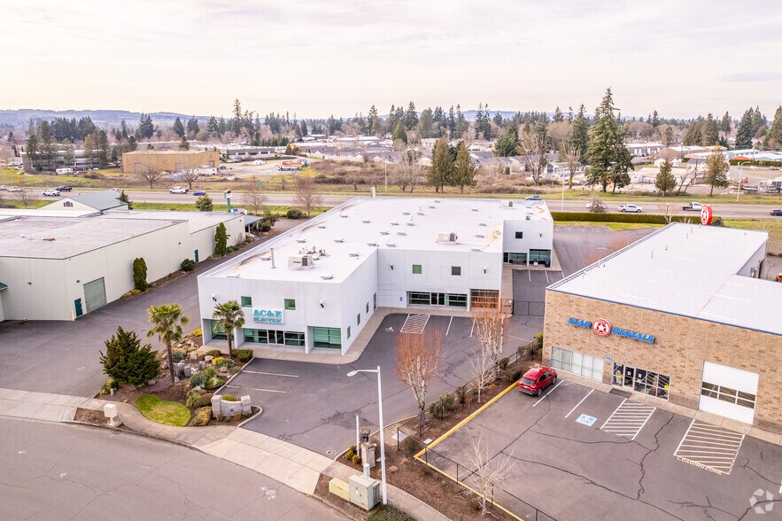 More Photos Of 3535 Del Webb Ave NE, Salem Warehouse For Lease