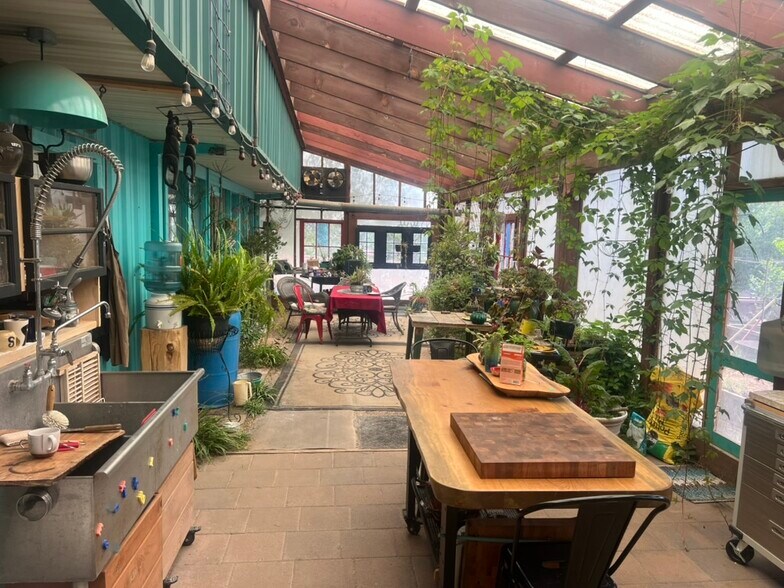 More Photos Of 27489 US Highway 70, Glencoe Showroom For Sale