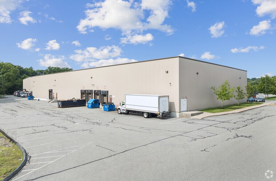 More Photos Of 30 Log Bridge Rd, Middleton Industrial For Lease