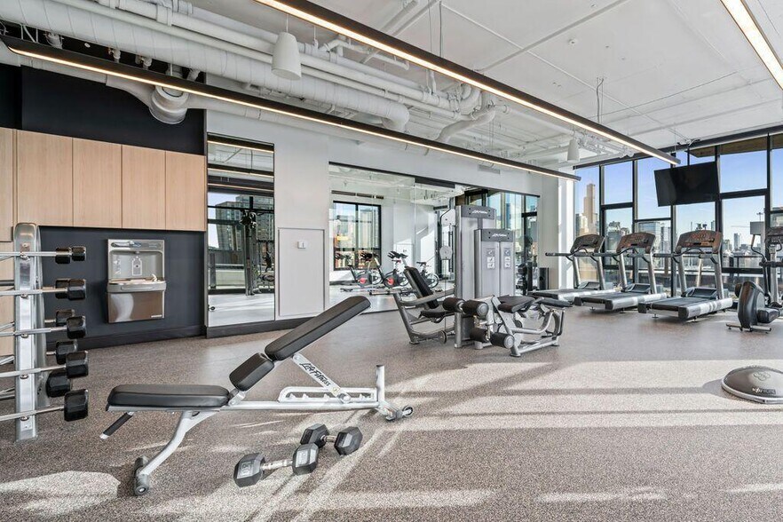 More Photos Of 730 N Milwaukee Ave, Chicago Apartments For Lease