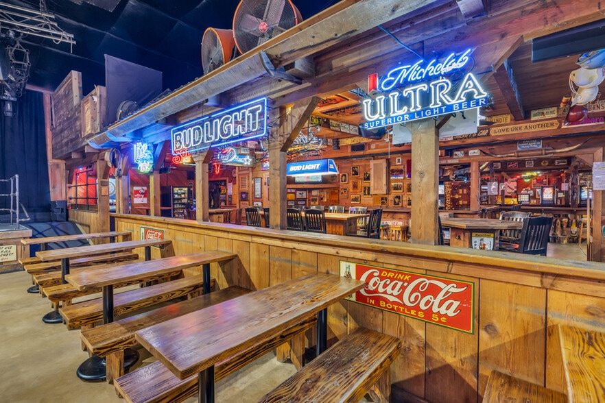 More Photos Of 1390 McQueeney Rd, New Braunfels Sports And Entertainment For Sale