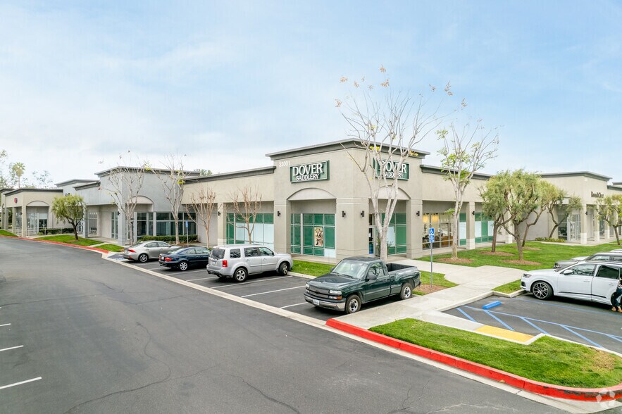 More Photos Of 23052 Lake Forest Dr, Laguna Hills Storefront For Lease