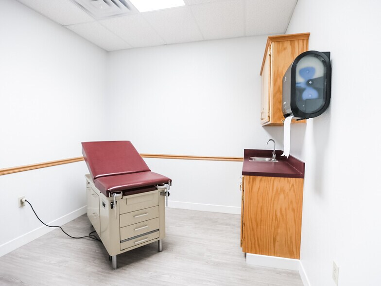 More Photos Of 609 Virginia Ave, Ponca City Hospital For Sale