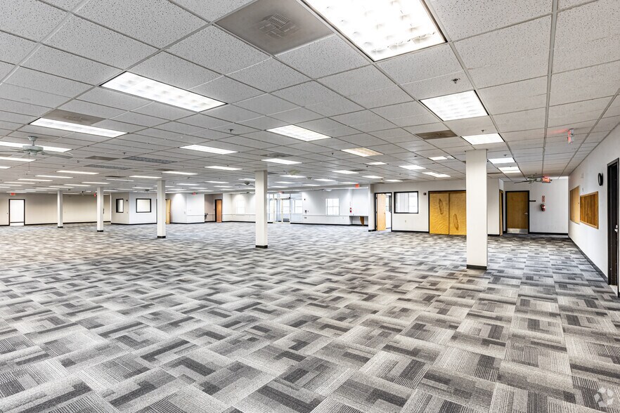 More Photos Of 4240 S Lees Summit Rd, Independence Office For Lease