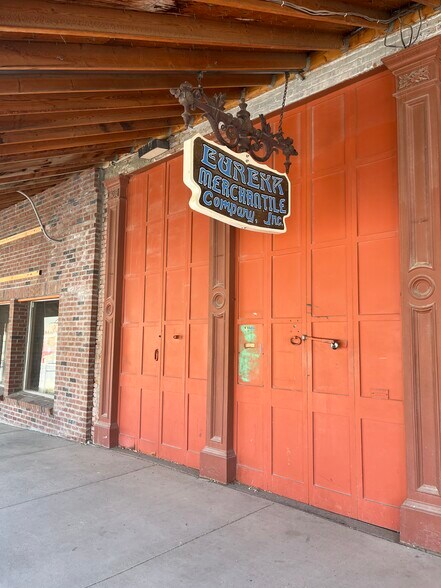 More Photos Of 51 N Main St, Eureka Specialty For Sale